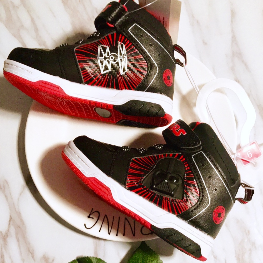 Star Wars toddler boys sneaker shoes size 6 18-24M